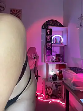 Emma Wish online show from 13, 12, 2025