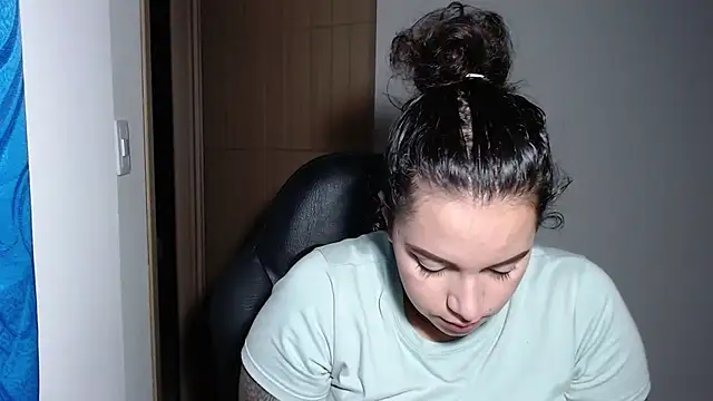 vennus 22 online show from 10, 2, 2025