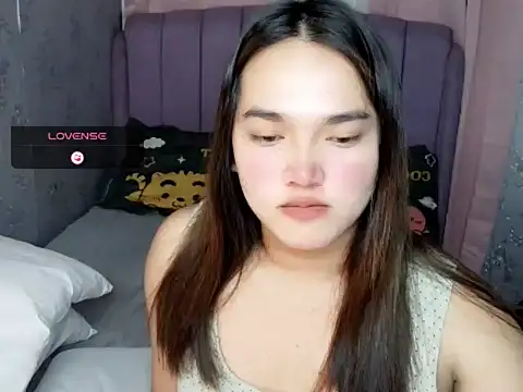 Snapshot of MoaningKylie chatting on 5, 3, 2026 MoaningKylie online show from 5, 3, 2026