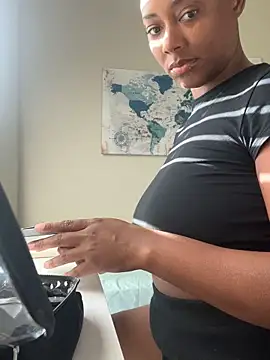 HoneyDripHer online show from 13, 10, 2025