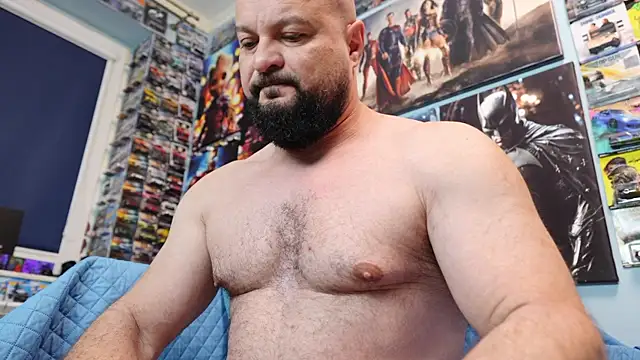Snapshot of Muscle_Bear chatting on 19, 4, 2026 Muscle Bear online show from 19, 4, 2026