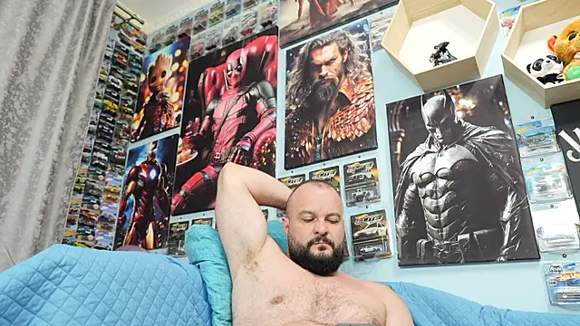 Muscle Bear online show from 17, 9, 2025