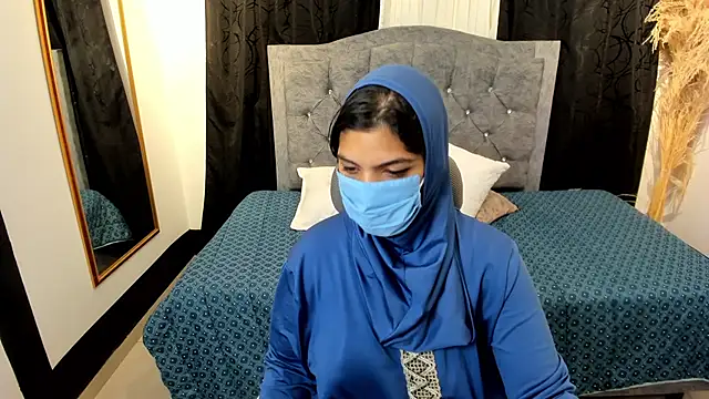 Snapshot of anissa- chatting on 25, 2, 2025 anissa- online show from 25, 2, 2025