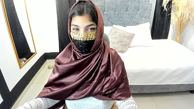 Snapshot of anissa- chatting on 6, 3, 2025 anissa- online show from 6, 3, 2025