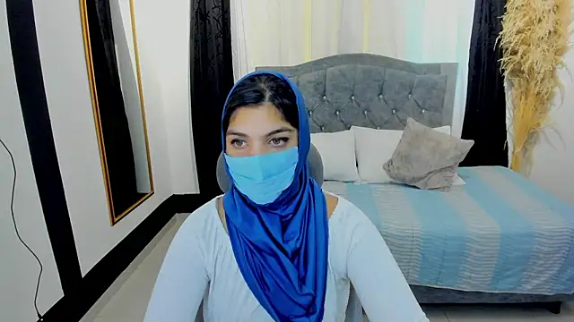 Snapshot of anissa- chatting on 12, 3, 2025 anissa- online show from 12, 3, 2025