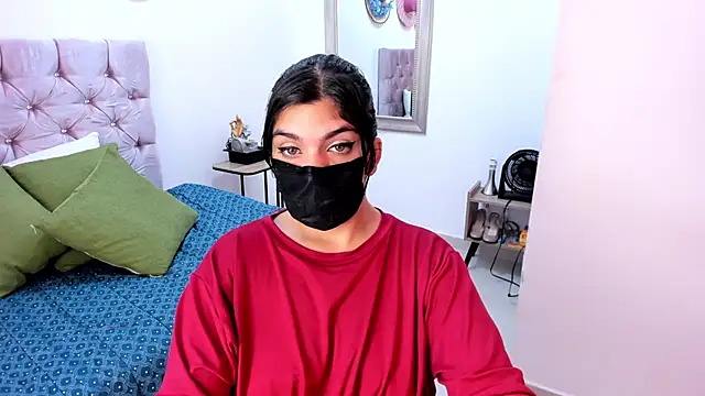 Snapshot of anissa- chatting on 5, 2, 2025 anissa- online show from 5, 2, 2025