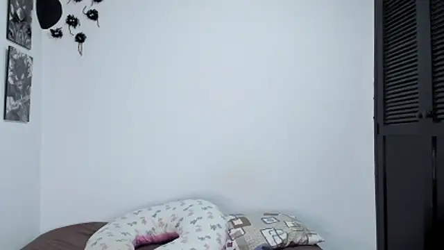 Abby Saenz01 online show from 23, 10, 2025