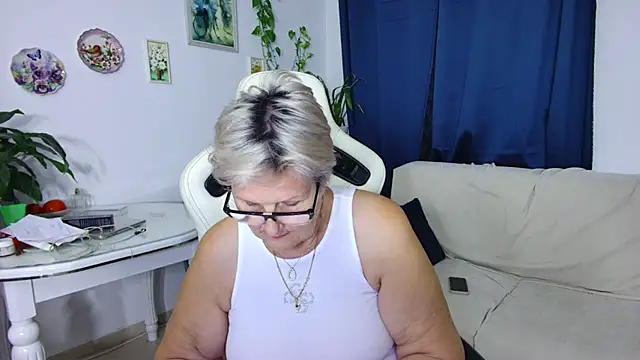 Selenna57 online show from 7, 1, 2026