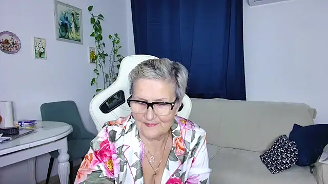 Selenna57 online show from 9, 1, 2026