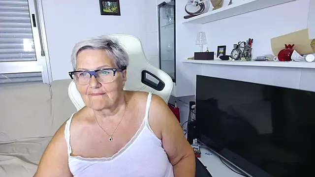 Snapshot of Selenna57 chatting on 1, 7, 2026 Selenna57 online show from 1, 7, 2026
