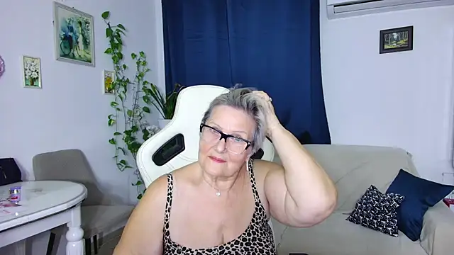 Selenna57 online show from 2, 2, 2026