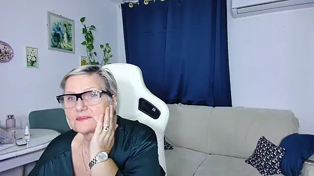 Selenna57 online show from 11, 1, 2026