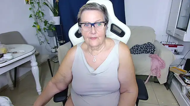 Selenna57 online show from 3, 4, 2026