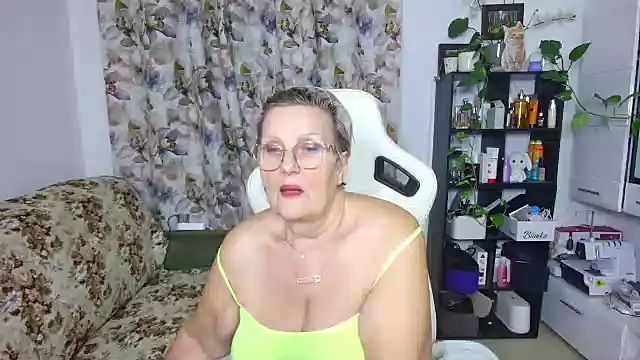 Selenna57 online show from 6, 3, 2025