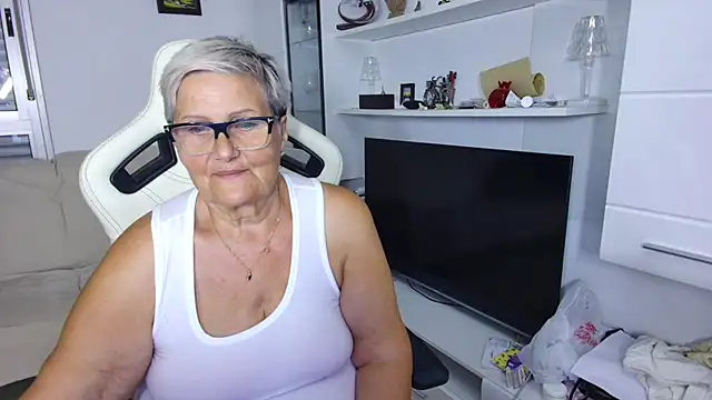 Snapshot of Selenna57 chatting on 3, 7, 2026 Selenna57 online show from 3, 7, 2026