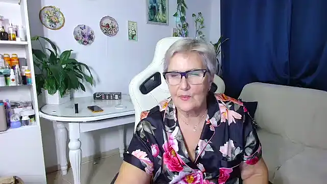 Selenna57 online show from 2, 12, 2025