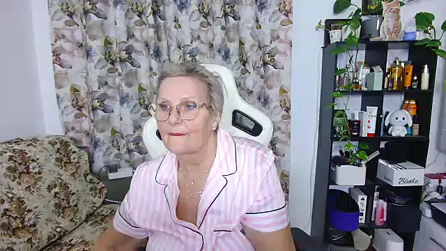 Selenna57 online show from 14, 2, 2025