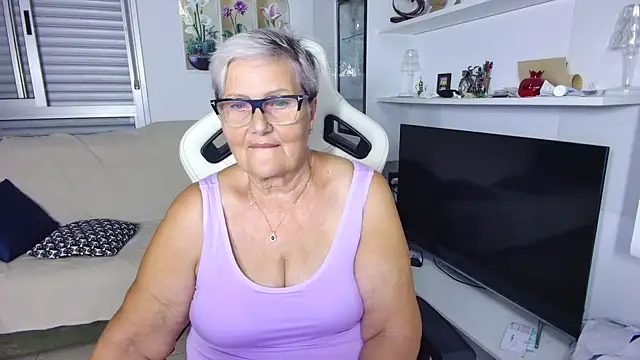 Snapshot of Selenna57 chatting on 12, 7, 2026 Selenna57 online show from 12, 7, 2026