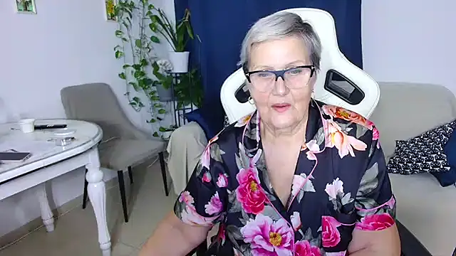 Selenna57 online show from 10, 2, 2026