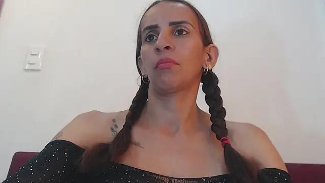 Snapshot of Amber_Moore chatting on 5, 12, 2025 Amber Moore online show from 5, 12, 2025