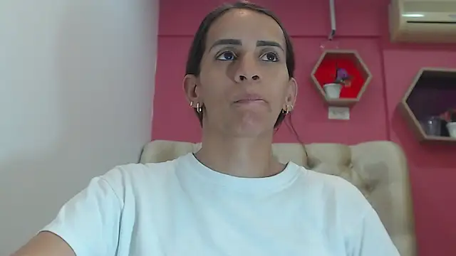 Amber Moore online show from 4, 10, 2025