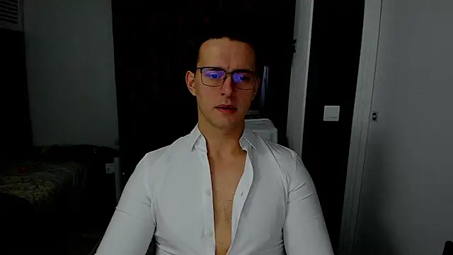 Snapshot of sexxymuscles4u chatting on 18, 11, 2025 sexxymuscles4u online show from 18, 11, 2025