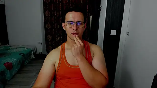 Snapshot of sexxymuscles4u chatting on 9, 9, 2025 sexxymuscles4u online show from 9, 9, 2025