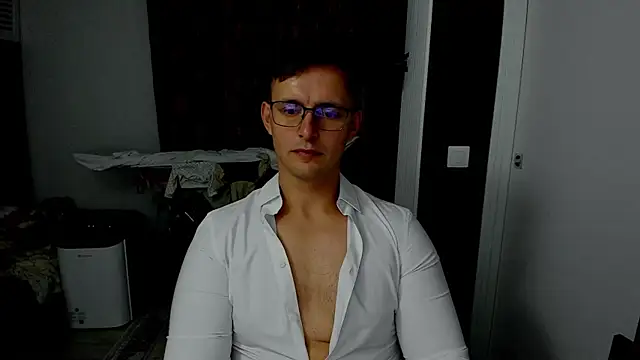 Snapshot of sexxymuscles4u chatting on 6, 11, 2025 sexxymuscles4u online show from 6, 11, 2025