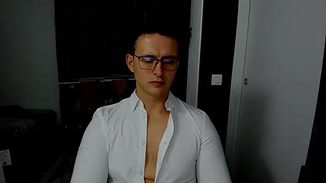 Snapshot of sexxymuscles4u chatting on 12, 11, 2025 sexxymuscles4u online show from 12, 11, 2025