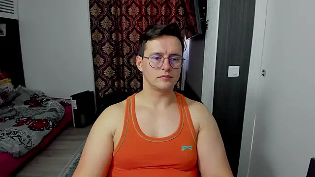 Snapshot of sexxymuscles4u chatting on 1, 3, 2026 sexxymuscles4u online show from 1, 3, 2026