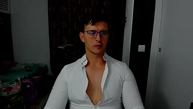 Snapshot of sexxymuscles4u chatting on 7, 10, 2025 sexxymuscles4u online show from 7, 10, 2025