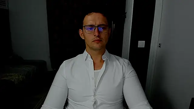 Snapshot of sexxymuscles4u chatting on 19, 10, 2025 sexxymuscles4u online show from 19, 10, 2025