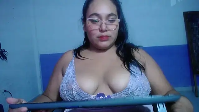 Snapshot of sirena_15 chatting on 4, 7, 2026 sirena 15 online show from 4, 7, 2026