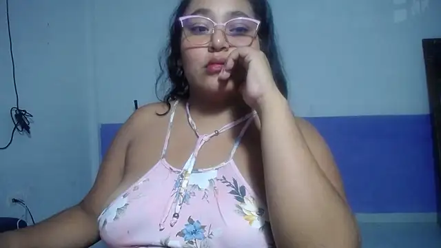 Snapshot of sirena_15 chatting on 18, 6, 2026 sirena 15 online show from 18, 6, 2026