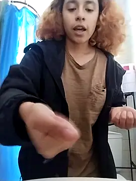 EmmaMelissa0521 online show from 9, 3, 2026