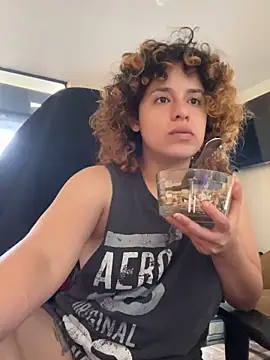 EmmaMelissa0521 online show from 13, 4, 2026