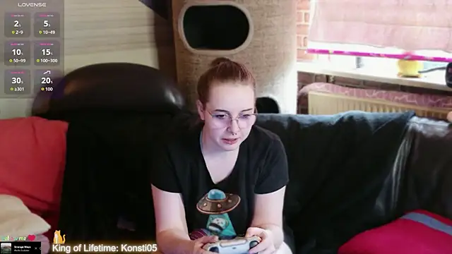 Snapshot of GamerGirl_Eve chatting on 14, 6, 2026 GamerGirl Eve online show from 14, 6, 2026