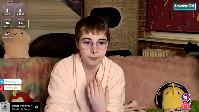 Snapshot of GamerGirl_Eve chatting on 11, 9, 2025 GamerGirl Eve online show from 11, 9, 2025