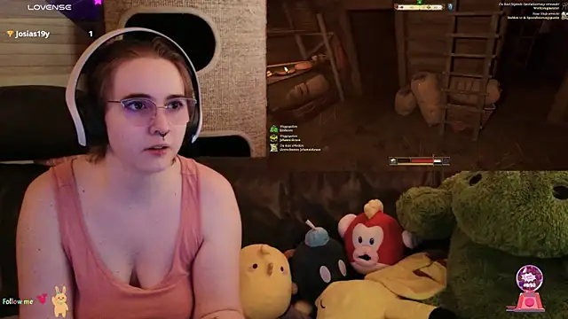 Snapshot of GamerGirl_Eve chatting on 8, 11, 2025 GamerGirl Eve online show from 8, 11, 2025