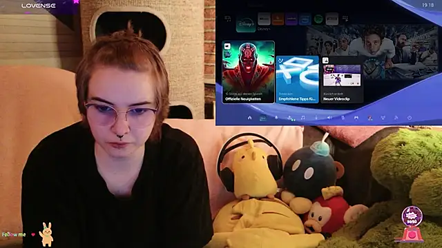 Snapshot of GamerGirl_Eve chatting on 25, 11, 2025 GamerGirl Eve online show from 25, 11, 2025