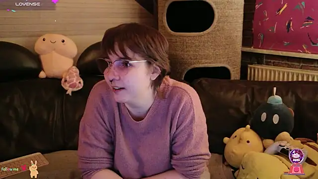 Snapshot of GamerGirl_Eve chatting on 14, 11, 2025 GamerGirl Eve online show from 14, 11, 2025