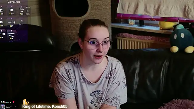 Snapshot of GamerGirl_Eve chatting on 5, 7, 2026 GamerGirl Eve online show from 5, 7, 2026
