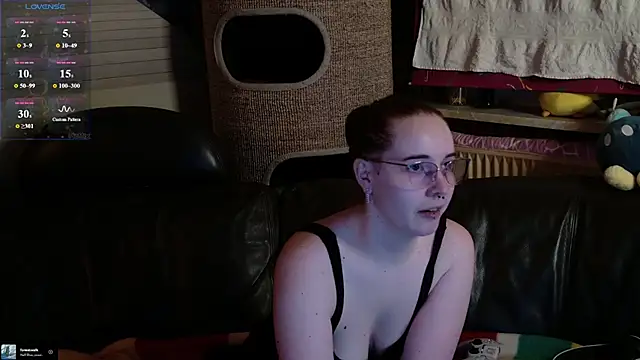 Snapshot of GamerGirl_Eve chatting on 17, 7, 2026 GamerGirl Eve online show from 17, 7, 2026