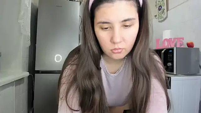 Snapshot of MiaMarrone chatting on 21, 12, 2025 MiaMarrone online show from 21, 12, 2025