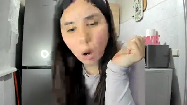 Snapshot of MiaMarrone chatting on 14, 11, 2025 MiaMarrone online show from 14, 11, 2025