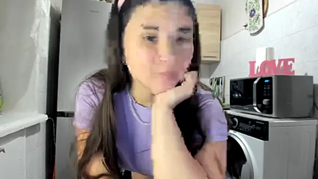 Snapshot of MiaMarrone chatting on 16, 12, 2025 MiaMarrone online show from 16, 12, 2025