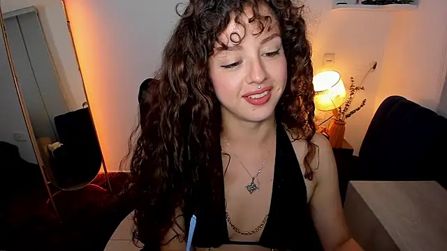 Cassandra Caiin online show from 19, 4, 2026