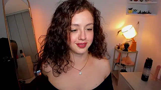 Cassandra Caiin online show from 18, 9, 2025