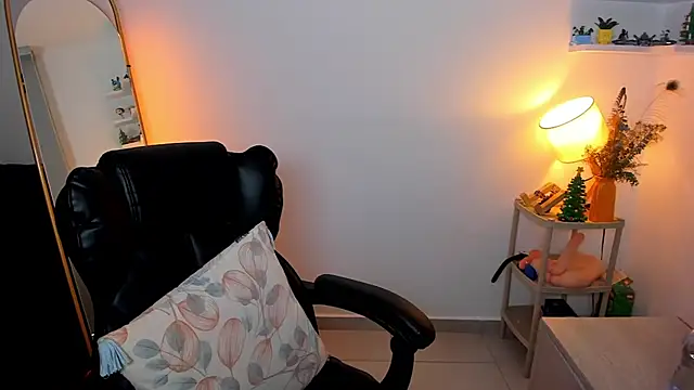 Cassandra Caiin online show from 8, 1, 2026