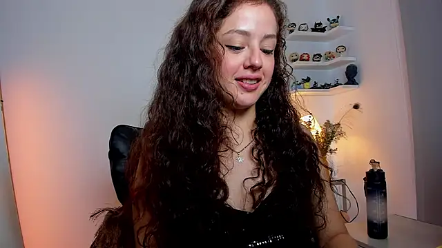 Cassandra Caiin online show from 9, 11, 2025